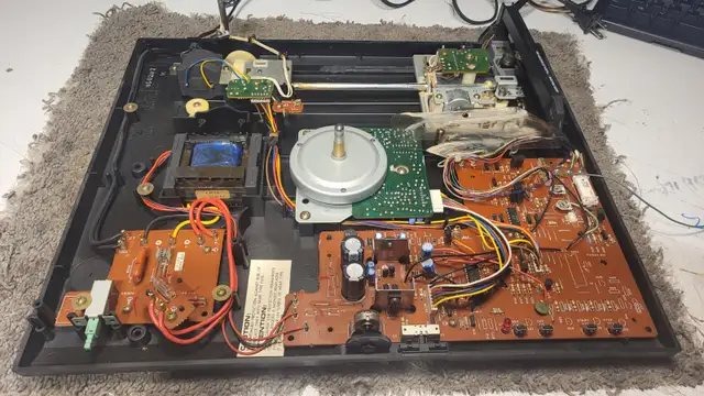 Vintage Nikko NP-750 Direct Drive linear tracking Turntable in Stereo Systems & Home Theatre in Mississauga / Peel Region - Image 8