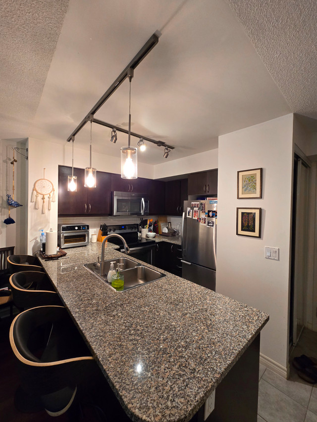 1 bedroom, 2 den and 1 bath unit in Downtown Toronto in Long Term Rentals in City of Toronto - Image 4