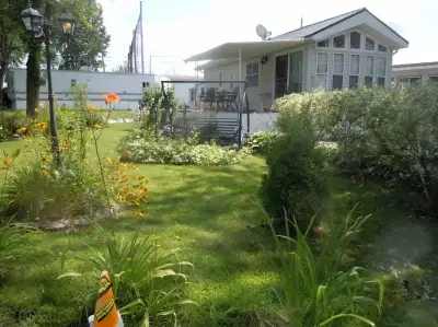 Roulotte 12 x 34, au Camping Mon Repos, View more