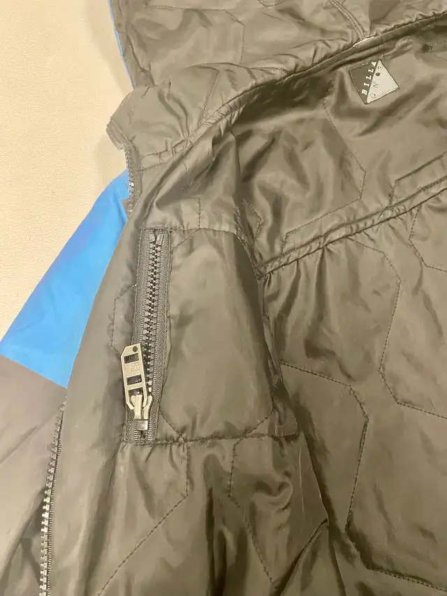 Boys Winter Jacket in Kids & Youth in Calgary - Image 8