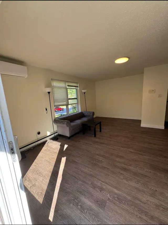 3 Rooms available for Rent walking distance from University of in Long Term Rentals in Kitchener / Waterloo - Image 3