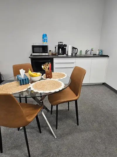 HUGE PRIVATE OFFICE ROOM FOR RENT – PRIME MISSISSAUGA LOCATION Address: 10 Kingsbridge Garden Circle...