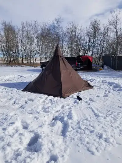 Hassar Hot tent for sale with stove jack for winter camping, light weight never been used just set u...