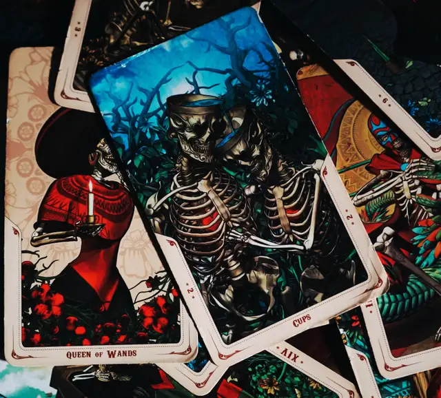 TAROT WITH GYPSYJEZEBELLE in Health and Beauty Services in Ottawa - Image 11