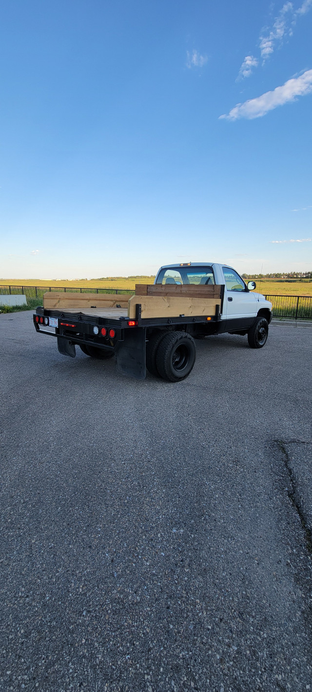 2001 Dodge 3500 in Cars & Trucks in Calgary - Image 3