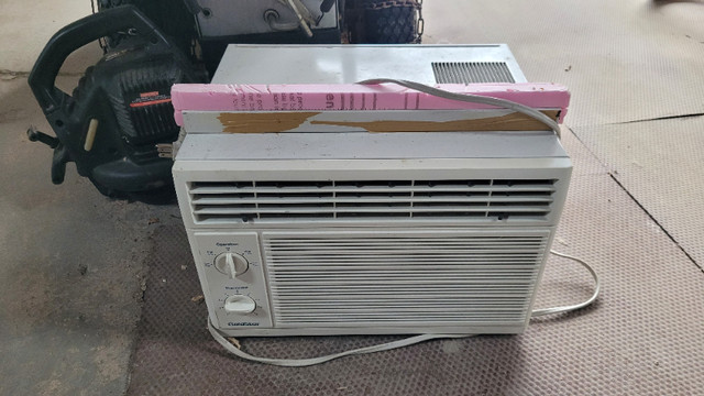 Goldstar window air conditioner in Heaters, Humidifiers & Dehumidifiers in Winnipeg