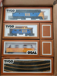 1977 VIA RAIL TRAIN SET H/0 
