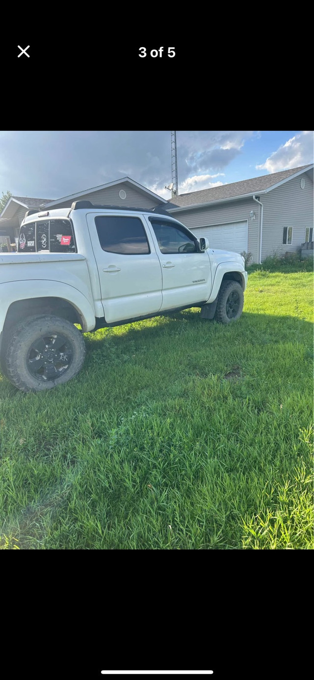 2005 tacoma 6 speed manual in Cars & Trucks in Brandon - Image 3