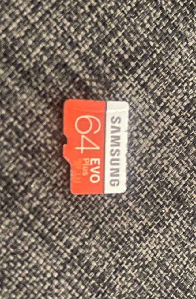 64 gb Samsung microsd  in Flash Memory & USB Sticks in Ottawa