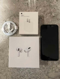 iPhone 7 Plus 32 GB **Airpods/Accessories/Delivery**