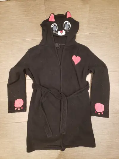 Peignoir à capuche / robe de chambre pour enfant de 4 à 12 ans En bonne condition Venez voir mes aut...