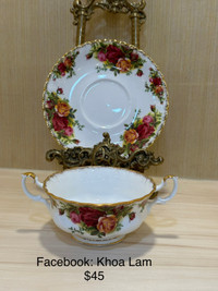 5  Double handle cream soup bowls  Old  Country Roses 
