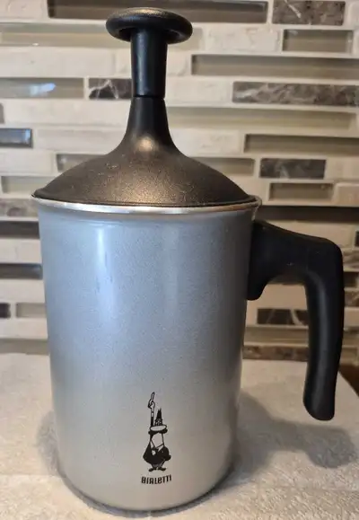 Bialetti Tutto Crema Manual Milk Frother, View more