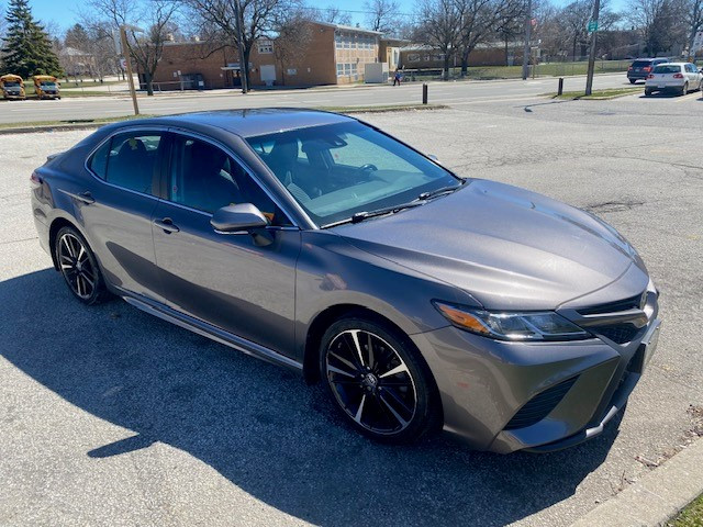 2018 Toyota Camry SE - Safetied! in Cars & Trucks in City of Toronto - Image 3