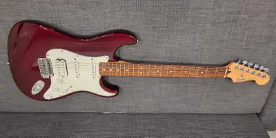 Fender MIM standard HSS Stratocaster, View more