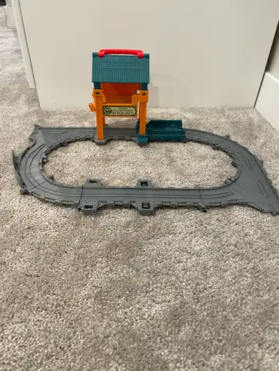 Thomas The Train Sodor Steamworks Repair Shed Folds up for travel In excellent condition Pickup Dalh...