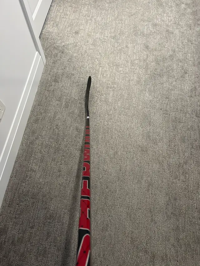 used hockey stick in Hockey in Stratford - Image 3