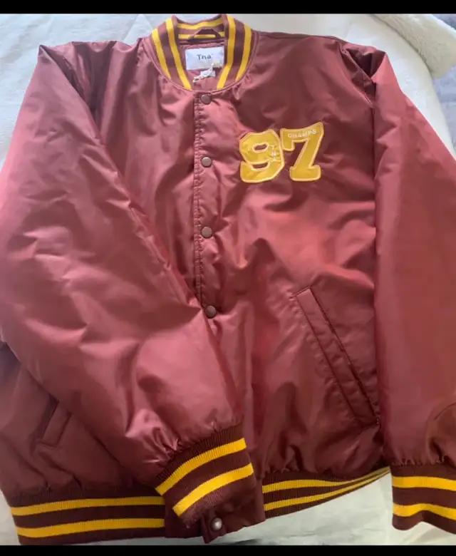 TNA Bomber Jacket in Women's - Tops & Outerwear in Mississauga / Peel Region - Image 4