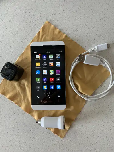 BlackBerry Z10 16GB GSM Unlocked-World SmartPhone-(New Battery), View more