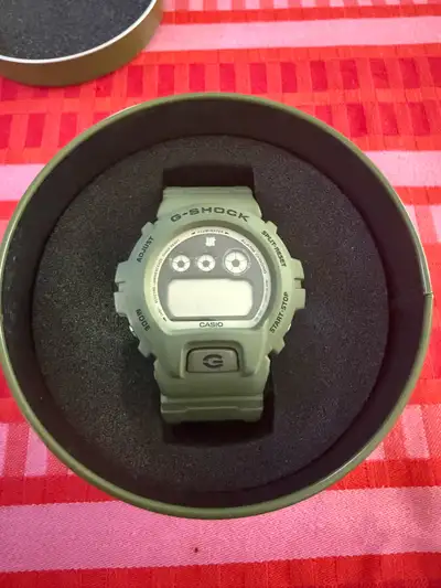 Limited edition undefeated G-shock collaboration. Unworn. NATO strap. Comes with case shown in pictu...