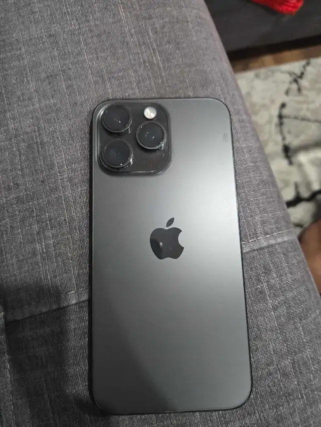 Apple iPhone 15 Pro max 256 gb in Cell Phones in Markham / York Region - Image 2