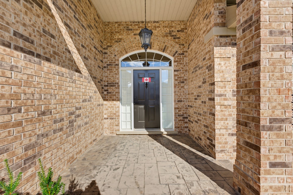 Luxury 4 Bed Bungalow Loft for Lease – Deer Ridge, Kitchener 2