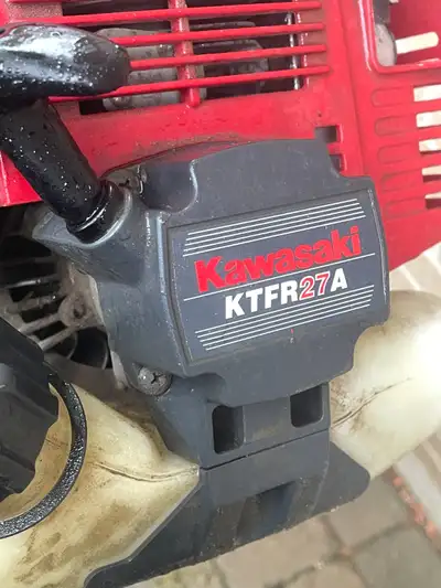 Great condition string trimmer. Semi professional product Runs great Used very rarely Kawasaki KTFR2...