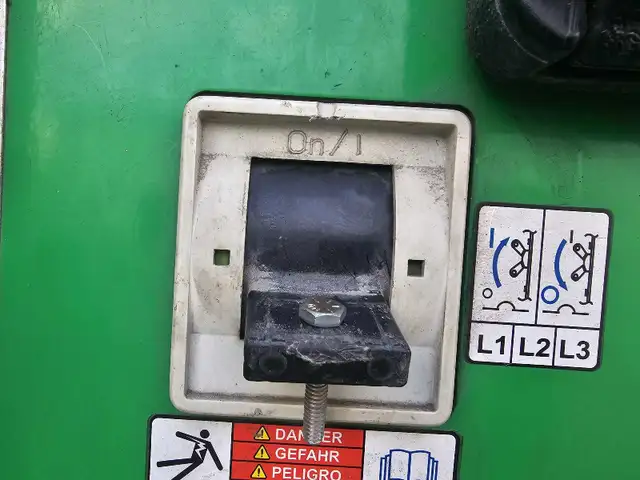 235 KVA MOBILE DIESEL POWER  GENERATOR, in Power Tools in Edmonton - Image 7