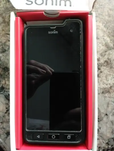 Téléphone cellulaire SONIM XP8 (intelligent), View more