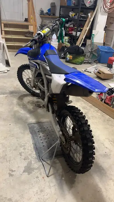 Moteur neuf - Changer le moteur quand le vieux en avait 90 heures - Nouvelles poigner -Nouveau filtr...