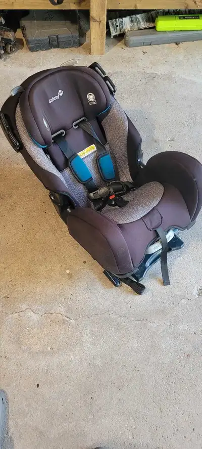 Selling safety 1st Alpha select 65 car seat. Convertible. In great shape. Made in 2018. Will last un...