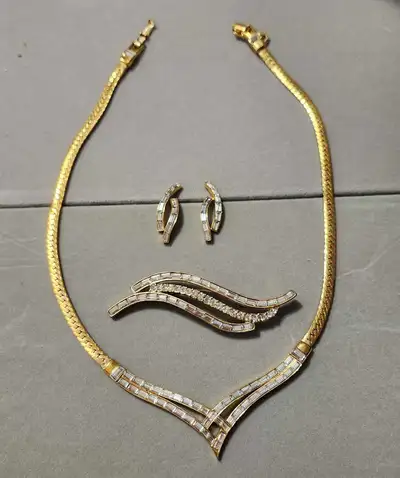 unique jewelry set , View more