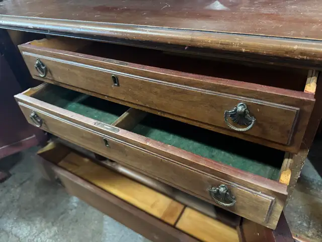 Antique Wooden Cabinet Box in Hutches & Display Cabinets in Ottawa - Image 5