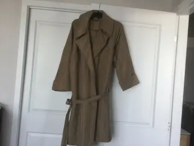 Almost new Cassis washable trench coat XL, View more