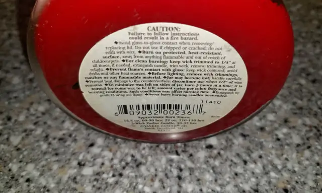 Yankee Candle CRANBERRY Black Band Label 14.5 oz Retired in Home Décor & Accents in Markham / York Region - Image 4