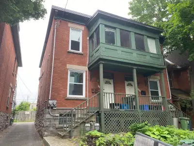Centretown 2 bedroom close to Ottawa U and Carleton U