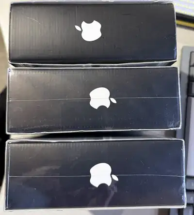 Apple Monitor Vesa mount adapter (OEM) model MD179ZM/A, View more