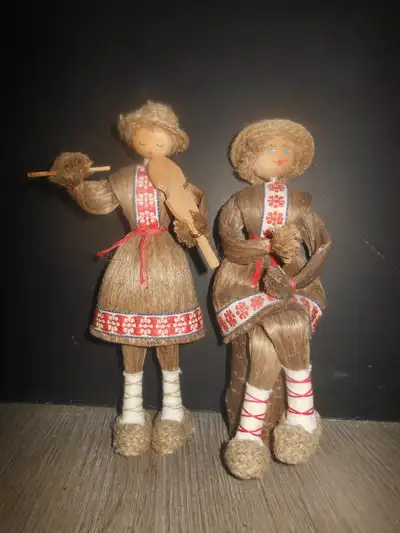 beriozka 2 figurines made of wood and jute, View more