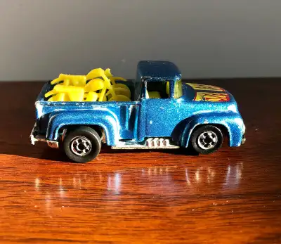 Hot Wheels 1973 Hi Tail Hauler ~ Blue Metallic w/2 Yellow Bikes, View more