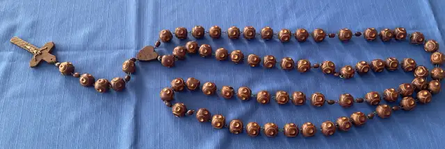 2 grands chapelets franciscains. 40 et 60 pouces. in Other in Drummondville - Image 2