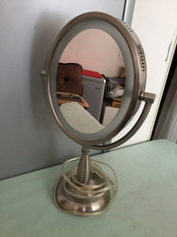 VTG Lighted Swivel Oval Metal Makeup Double-sided Mirror + BONUS