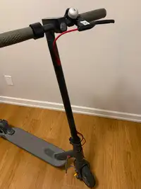 Electric Scooter (Xiaomi M365. Upgraded & Charger Incl) $600 OBO