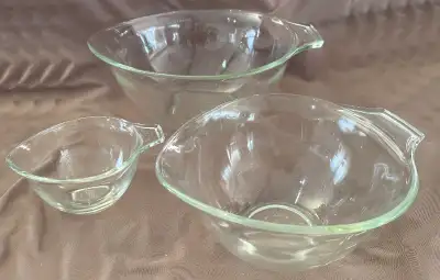 Vintage Pyrex Teardrop Nesting Measuring Bowls 1950s, View more