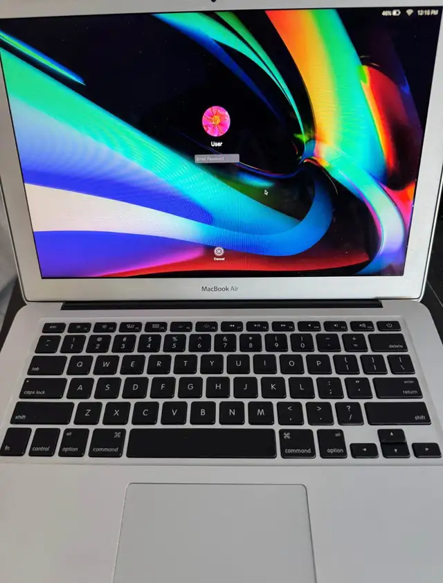macbook Air 13” in Laptops in Edmonton - Image 2