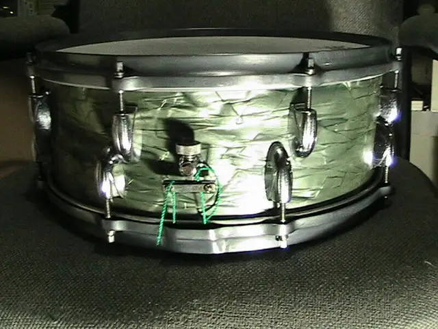 GRETSCH-1940's Louie Belson's Endorsers Snare Drum*W/Offset Lugs in Drums & Percussion in Windsor Region - Image 2