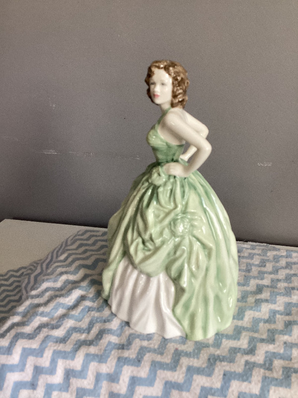Estate sale. Royal dalton figurines. in Arts & Collectibles in Dartmouth - Image 3