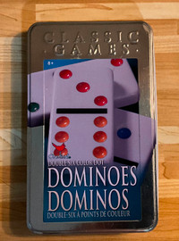 Dominos double six à points de couleur.