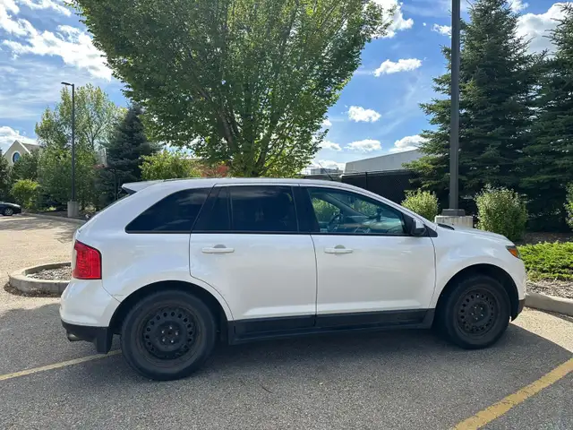 Ford Edge SUV563818468098058244