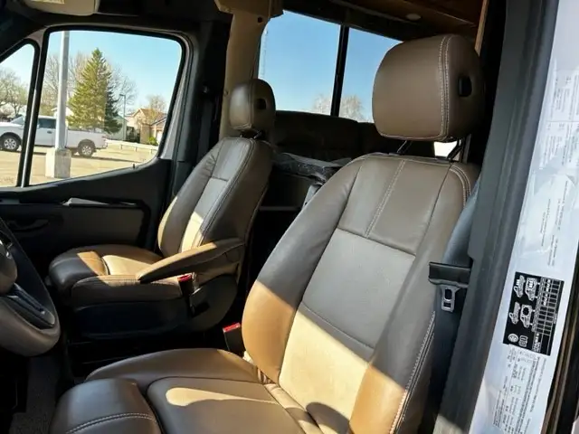 Motorisé Mercedes-Benz 2020 / Thor Quantum 26 pieds Classe C in RVs & Motorhomes in Lanaudière - Image 8
