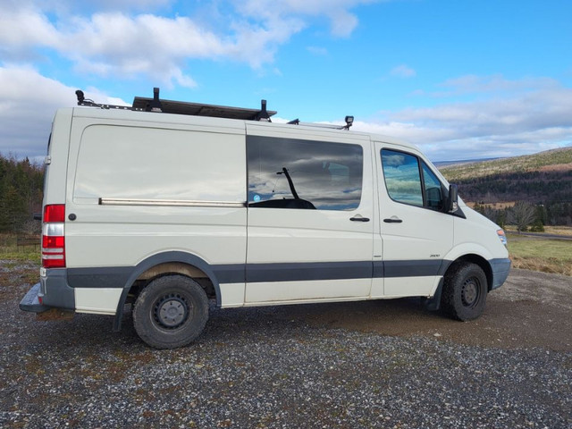 2011 Mercedes-Benz sprinter 2500 in Cars & Trucks in Cape Breton - Image 4